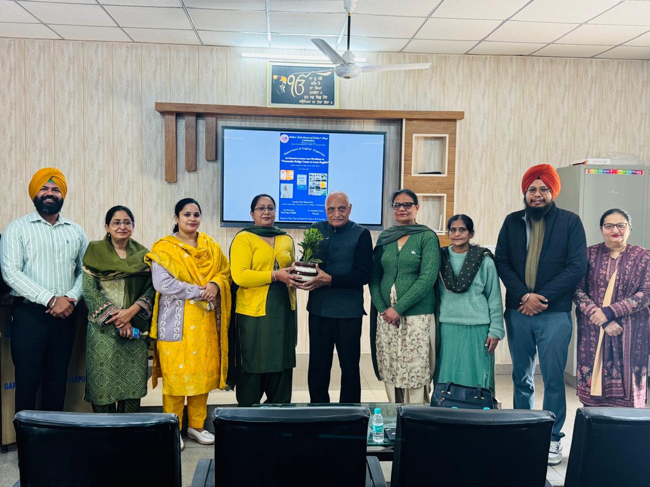 Khalsa College organised extension lecture-cum-workshop on ‘Vernacular Bridge Course for Learning English’